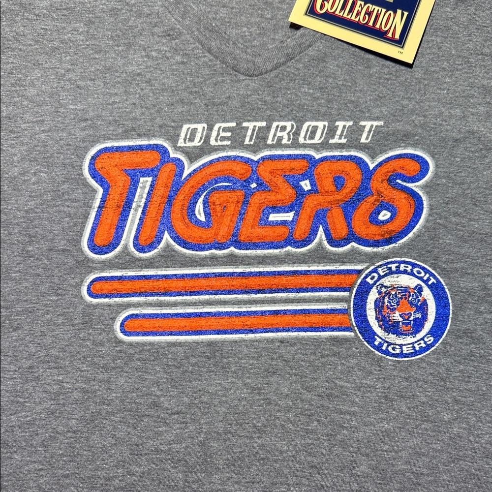 Cooperstown Collection Gray V-Neck T-Shirt